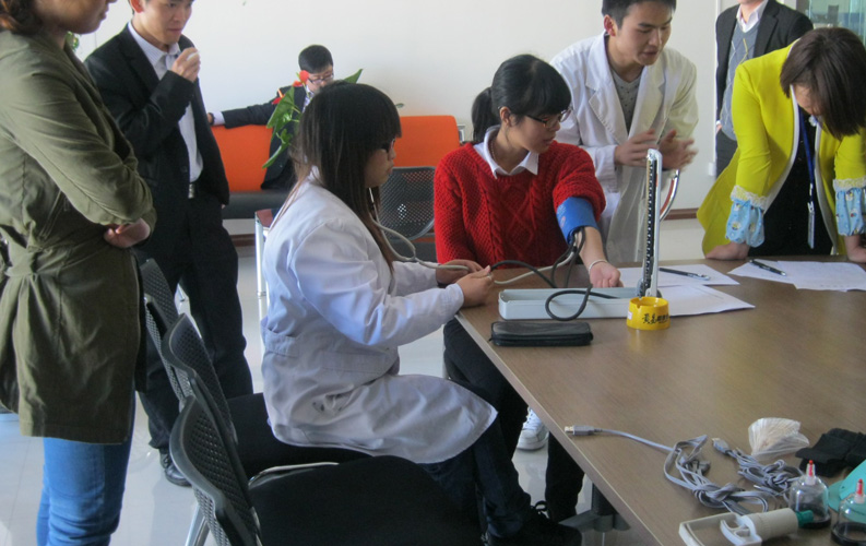 2012年11月20日，天度集團與廣州中醫(yī)學院合作，為員工進行健康教育、健康普查和中醫(yī)理療活動，活動為期4天，在活動期間，為員工進行健康檢查、常見病的咨詢及檢測、常見病（頸椎病、肩周炎、關節(jié)炎、腰腿痛、椎間盤突出癥、失眠、便秘、高血壓、糖尿病、咽炎、胃病、前列腺炎、婦科疾病、靜脈曲張、肥胖等疾?。┑尼樉睦懑煛喂?、足療等服務