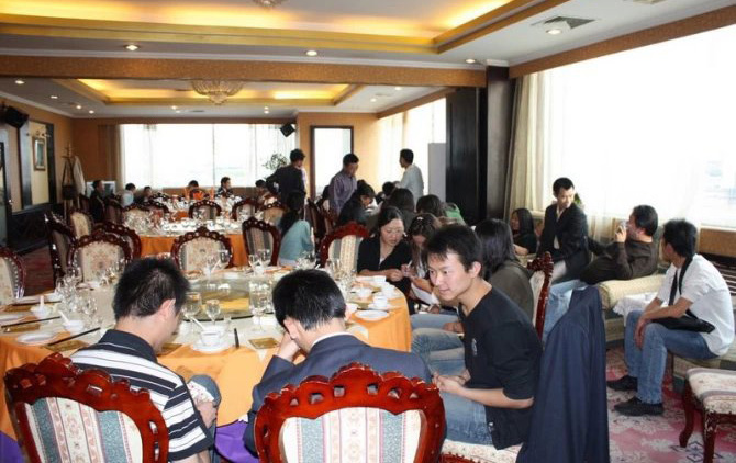 2009年2月29日，昆明天度網(wǎng)絡公司多名員工生日之際，公司在滇池路“西貢碼頭.中云名菜館”舉辦了集體生日宴會。天度部分同事及天度部分客戶共計100余人參加了本次活動。